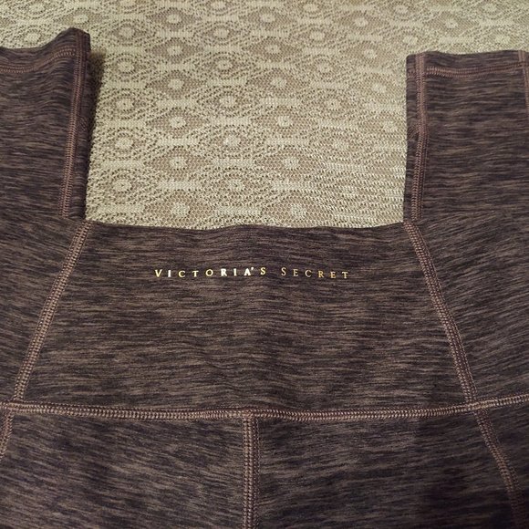 Size 6 Victoria's Secret Essential High Rise Pocket Legging Black/Heather Grey - Picture 5 of 8